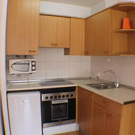 Agi Montserrat Apartment