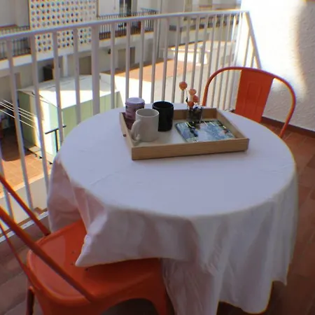Agi Montserrat Apartment *